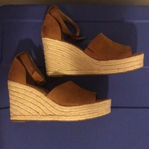 Target wedges